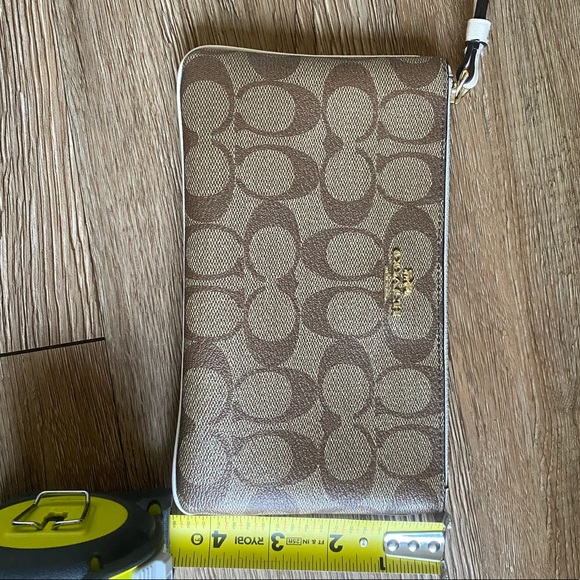 Large Coach Wristlet. - Picture 6 of 6